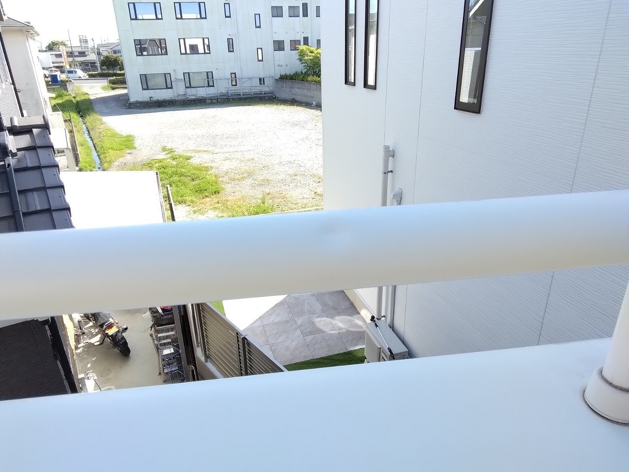 雹害　ベランダ手摺